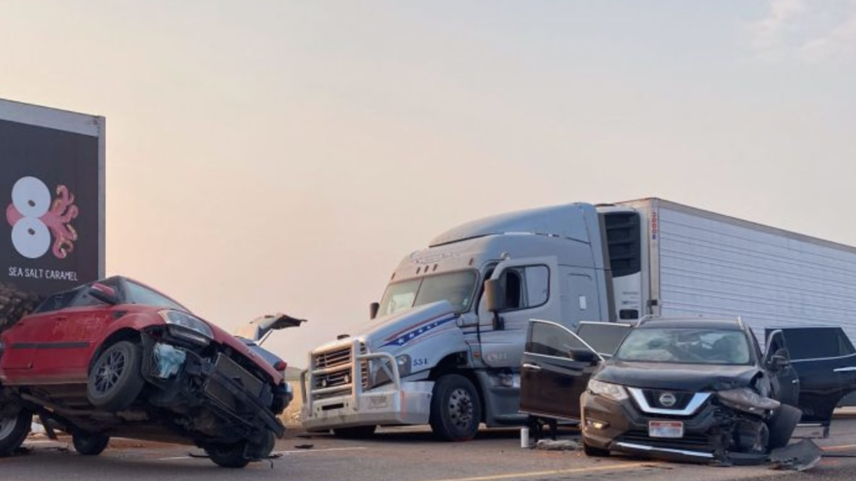 America | अमेरिका में बड़ा हादसा: बस और ट्रक के बीच भीषण टक्कर, 6 की मौत, 3 घायल