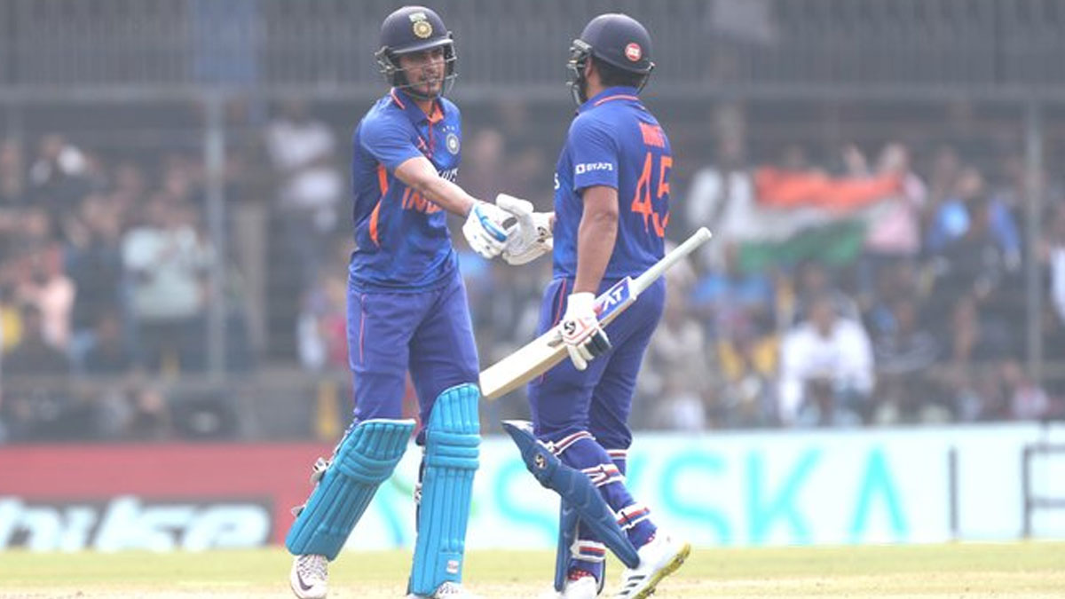 IND VS NZ 3rd ODI | रोहित-शुभमन ने न्यूजीलैंड के खिलाफ जड़ा तूफानी शतक, विकेट को तरसा न्यूजीलैंड, शतक के साथ रोहित 'आउट'