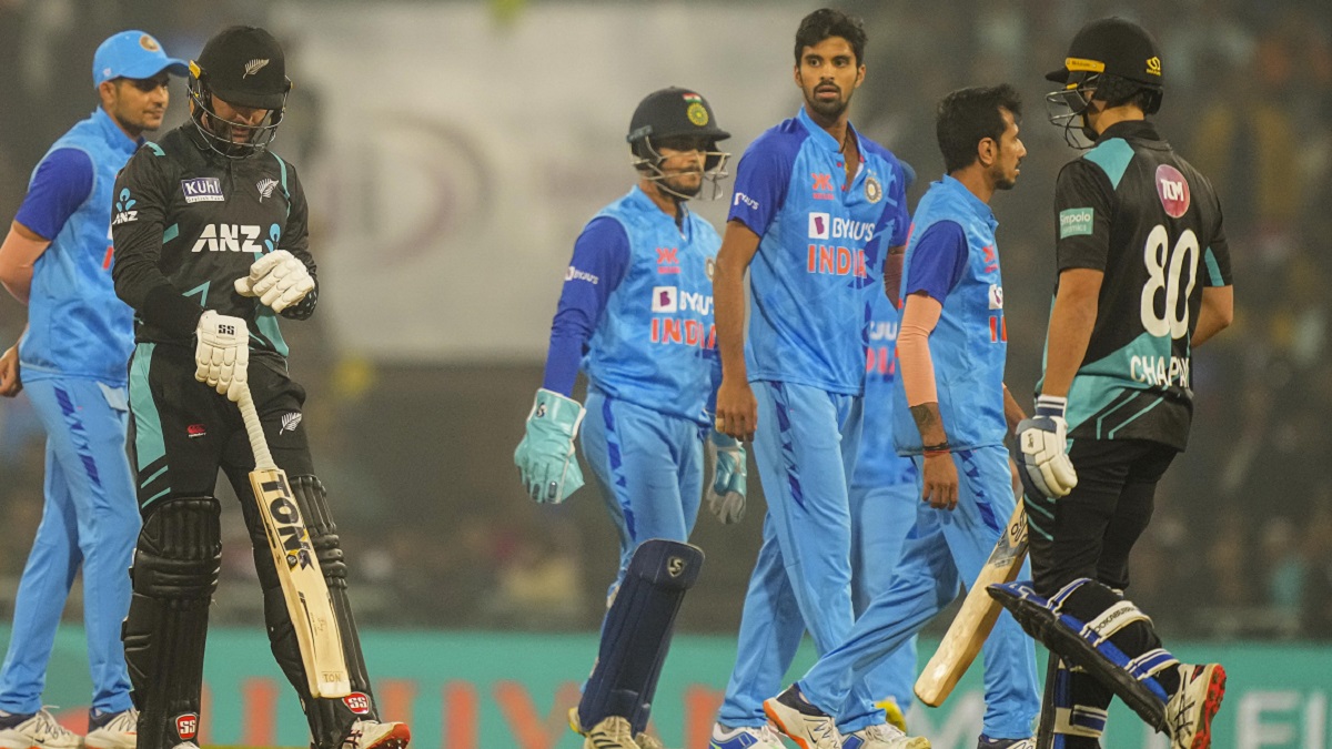 IND vs NZ | भारतीय स्पिनरों की बेहतरीन गेंदबाजी, न्यूजीलैंड को 99 रन पर रोका
