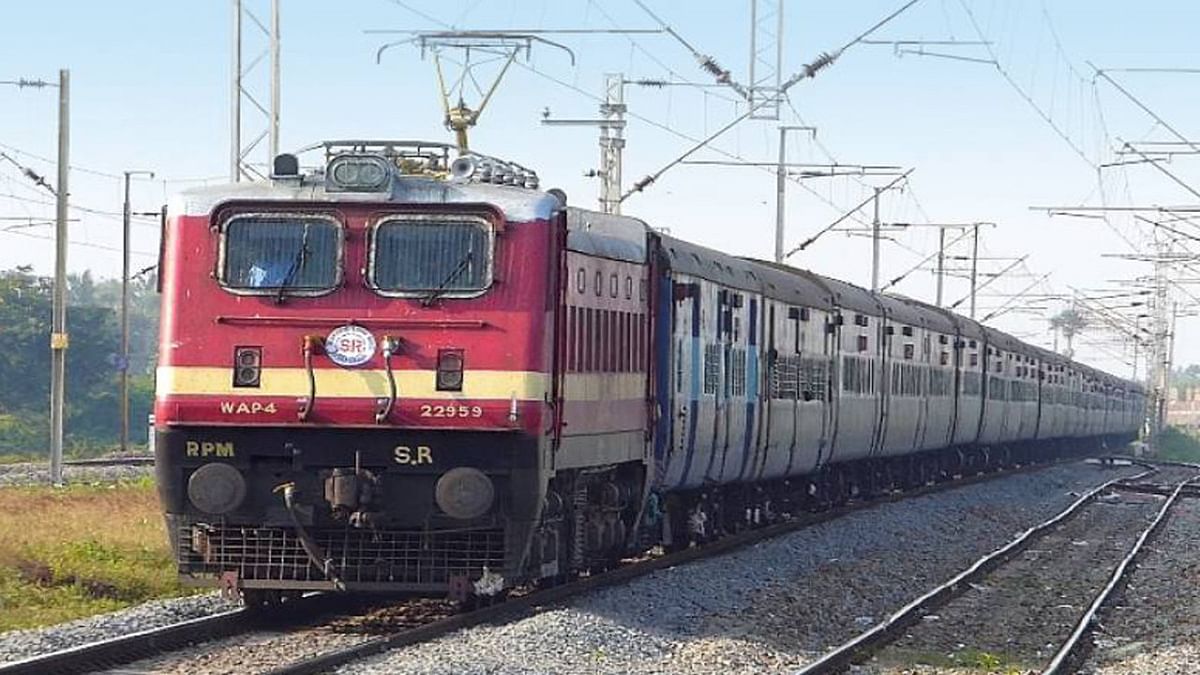 Indian Railways: पिछले साल चलती ट्रेनों पर पथराव के 1500 से अधिक मामले आए सामने, वंदे भारत को भी नुकसान