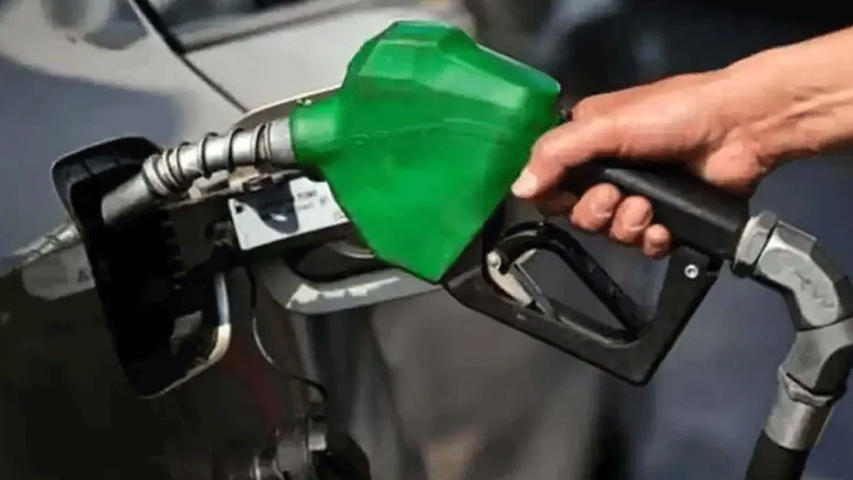 Pakistan Inflation | पाकिस्तान में महंगाई ने तोडा रिकॉर्ड, पेट्रोल, डीजल के दाम 35-35 रुपये लीटर बढ़े
