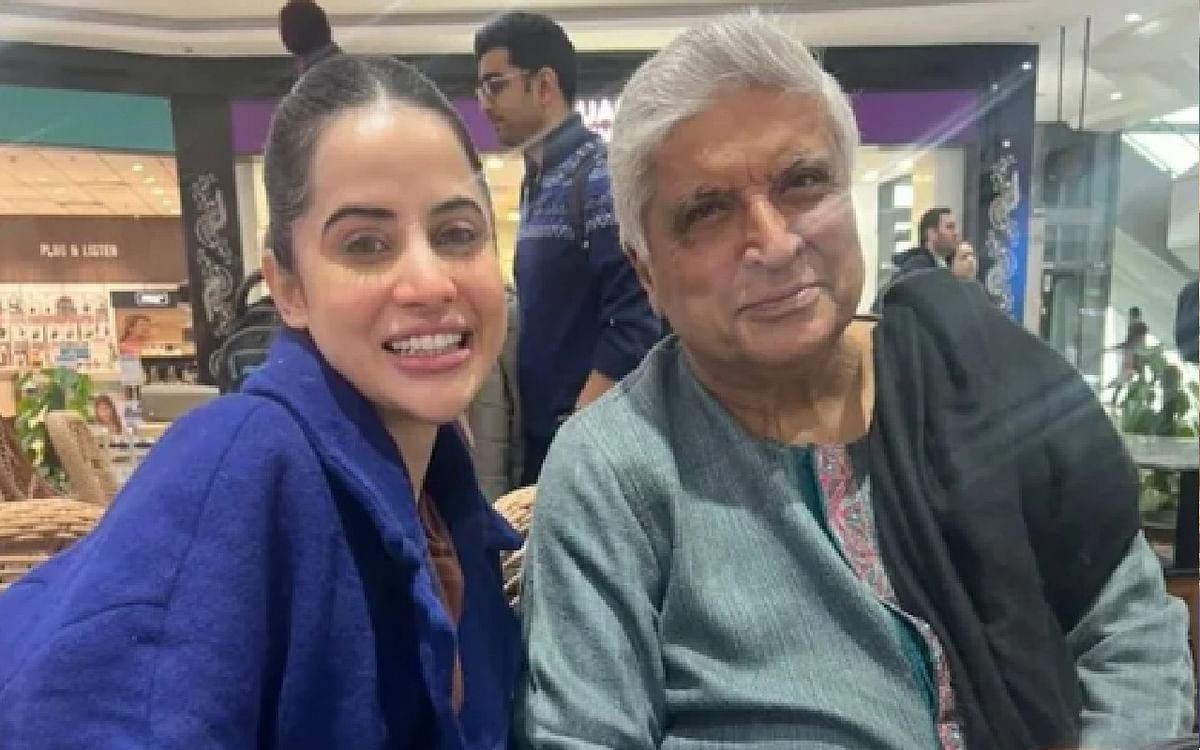 uorfi javed poses with javed akhtar says finally met my grandfather pics viral bud | जावेद अख्तर से मिली उर्फी जावेद, तस्वीर शेयर कर बोलीं