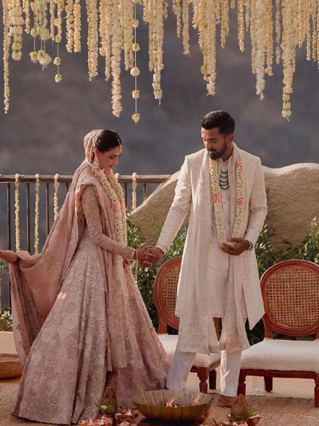शादी के बंधन में बंधे टीम इंडिया के क्रिकेटर केएल राहुल और आथिया शेट्ठी, यहां देखें Wedding PICS