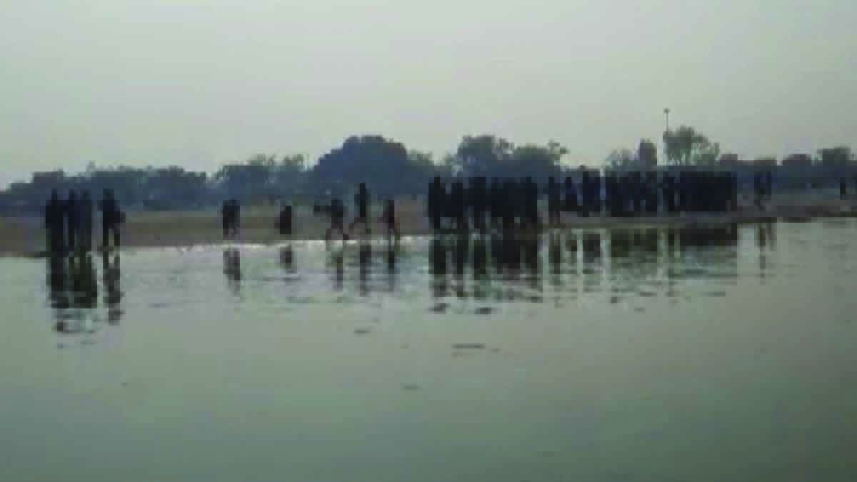 Uttar Pradesh | उत्तर प्रदेश: बदायूं में गंगा नदी के पानी में तीन MBBS छात्र बहे, दो को बचाया गया