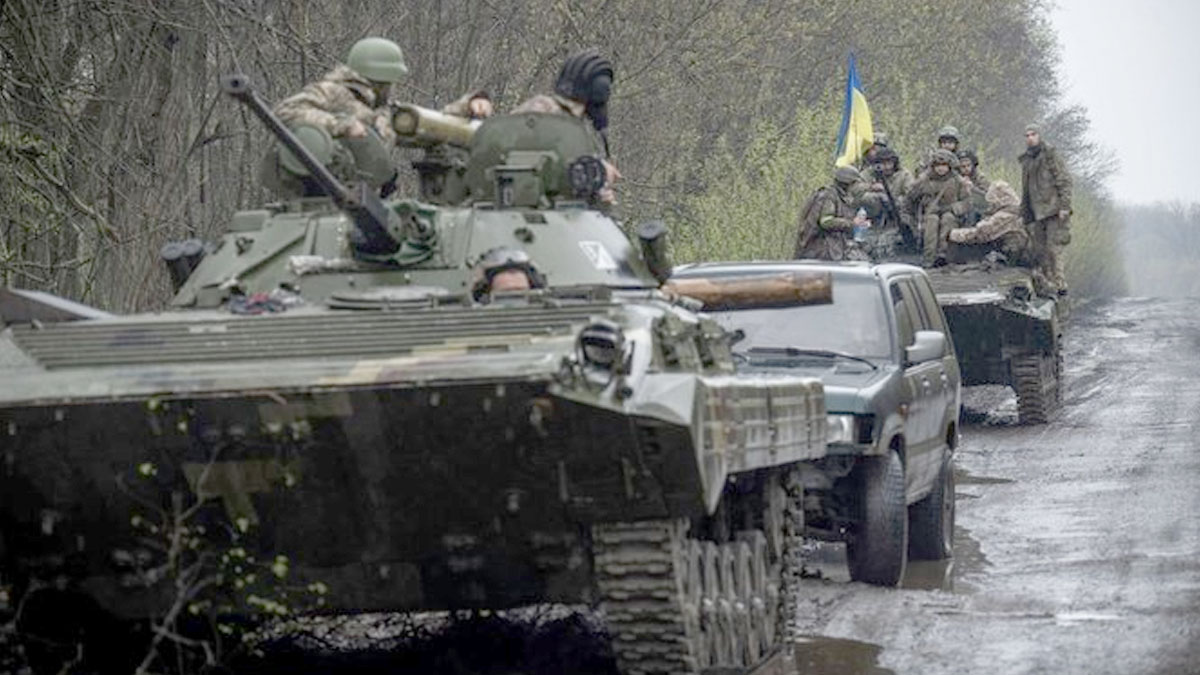 Russia-Ukraine War | रूस ने दागीं 30 क्रूज मिसाइलें, यूक्रेन के वायु रक्षा बलों का दावा, 29 को हमने हवा में ही मार गिराया